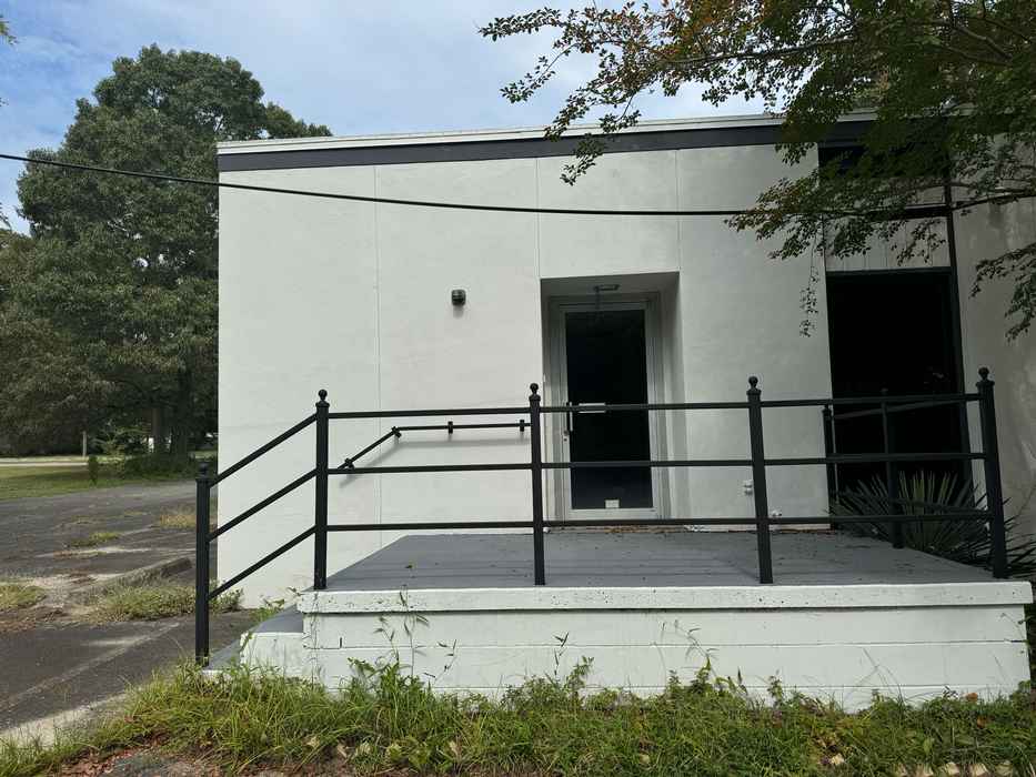 606 Academy Avenue, Dublin, GA 31021 - Photo 2