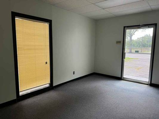 606 Academy Avenue, Dublin, GA 31021 - Photo 14