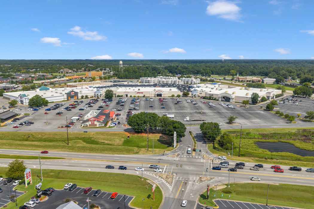 820 - Watson Boulevard